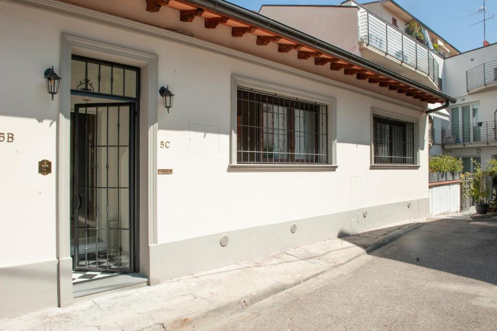 Parcheggio & Giardino Privato - Tramvia a 5 minuti - 2