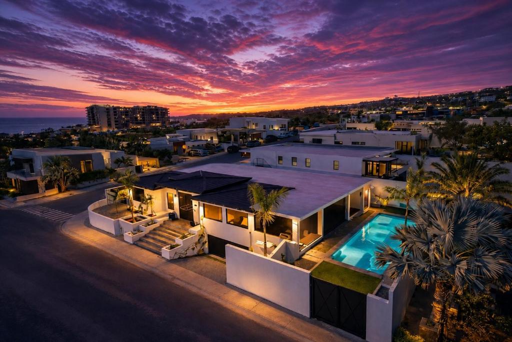 Cabo Ocean View Villa - 4BR - 50ft Pool - Hot Tub - Gym - 2