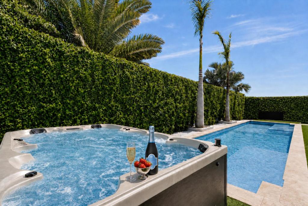 Cabo Ocean View Villa - 4BR - 50ft Pool - Hot Tub - Gym - 3