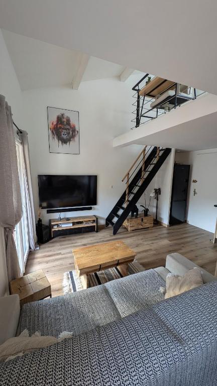 Résidence avec piscine, hébergement climatisé 6 couchages deux chambres - 1
