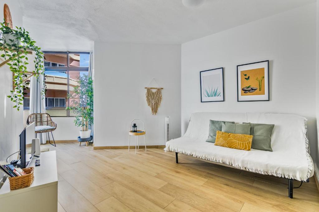 Home2Book Las Canteras Beach & City Stay - 3
