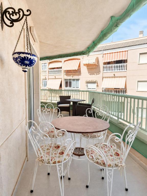 Piso Marina - Central Apartment in Santa Pola with Elevator & Balcony - 1