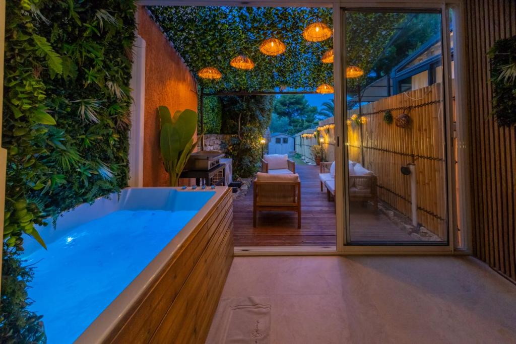 Suite Balinaise - Balnéo privée et Jardin Secret - 1