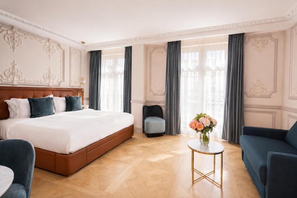 Le Triomphe Paris - 1