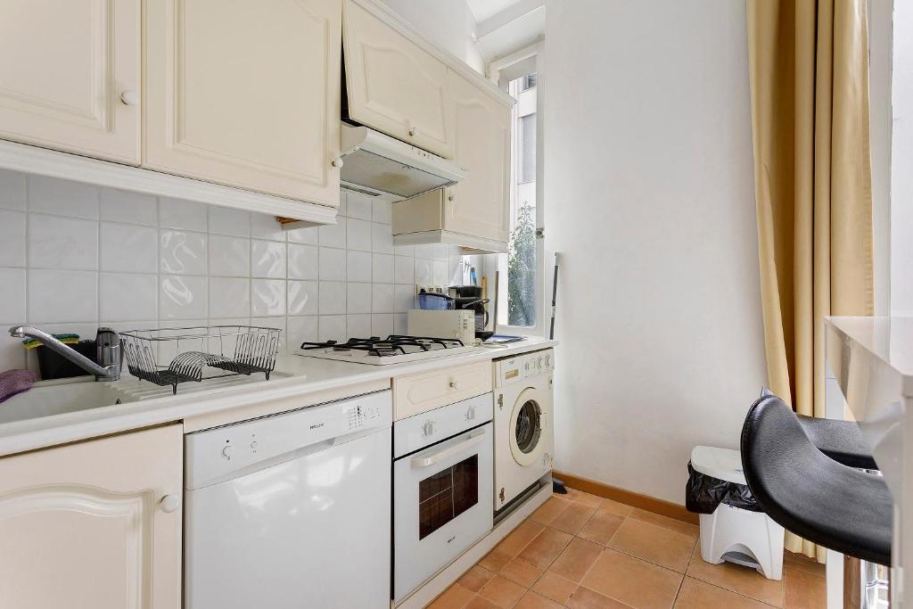 2 Bedroom Apartment Cannes Center - 5