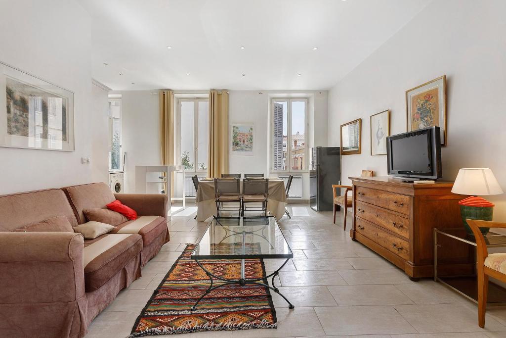 2 Bedroom Apartment Cannes Center - 2