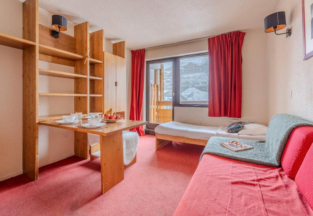 Residence Les Olympiades, Ski In-Out with WiFi in Val Thorens, "V15, V16" by Versant Collection - 3