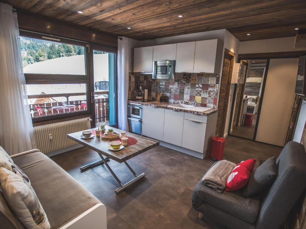 Charmant studio rénové au centre, près des pistes - 1