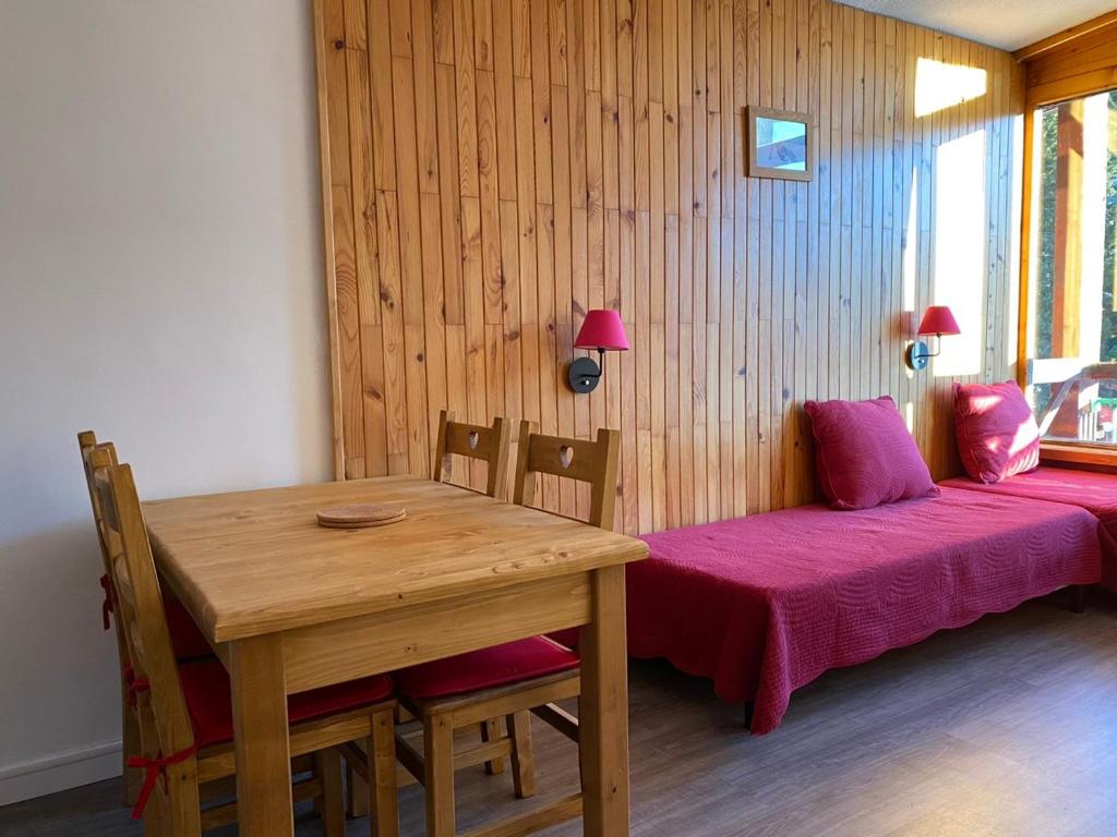 Studio rénové 5 pers · Ski aux pieds · Balcon exposé Sud · Proche commerces - FR-1-346-388 - 4