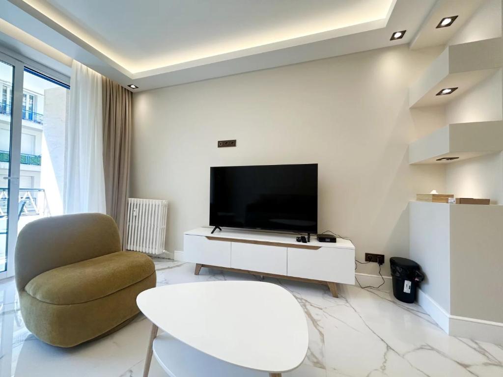 3P Luxe Carré d'Or Terrasse 30 mètres carrés Zone Piétonne Plage à Pied - 2