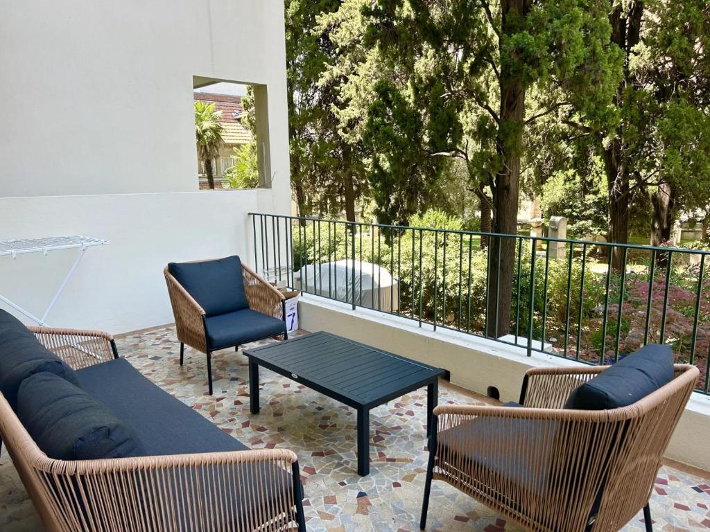 3P Luxe Carré d'Or Terrasse 30 mètres carrés Zone Piétonne Plage à Pied - 4