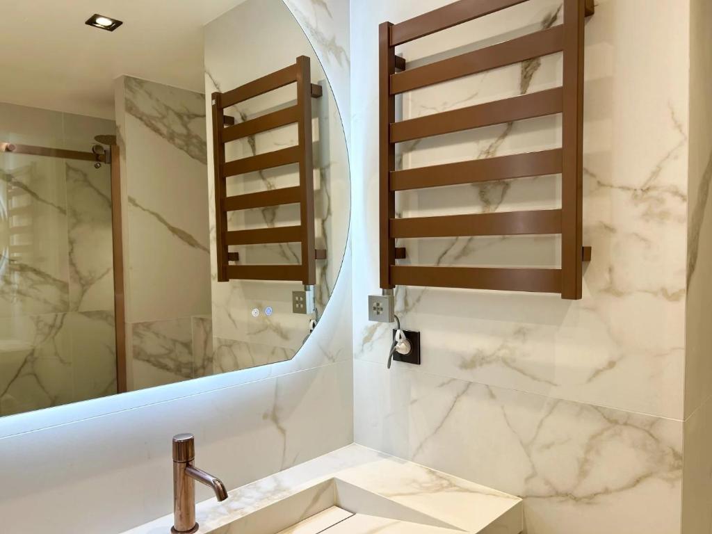 3P Luxe Carré d'Or Terrasse 30 mètres carrés Zone Piétonne Plage à Pied - 5