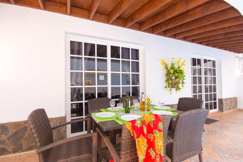 Beautiful 3 Bedroom Holiday Villa - 4