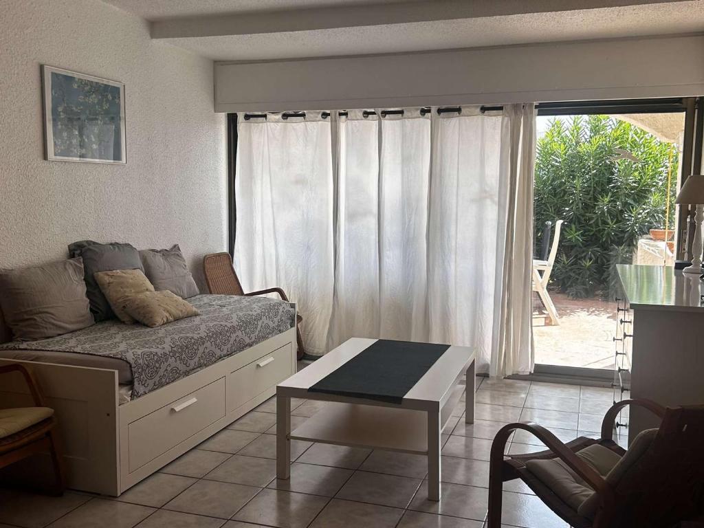 Appartement T2 avec Terrasse et Piscine, Parking Privé, Espace Aquatique - Le Barcarès - FR-1-195-22 - 1