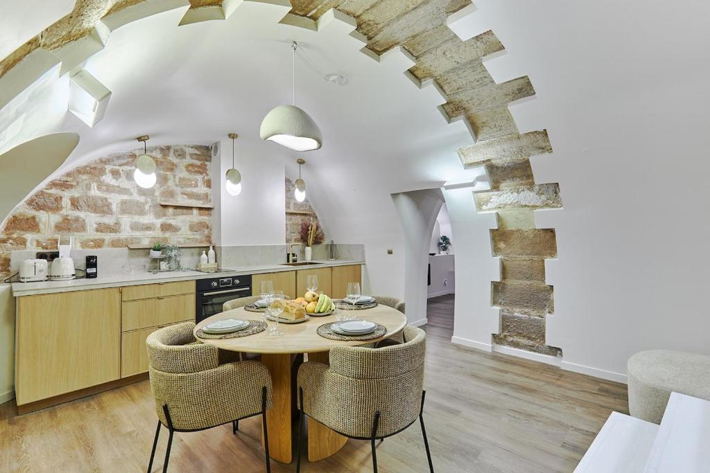 Apartment Le Marais place des Vosges by Studio prestige - 1
