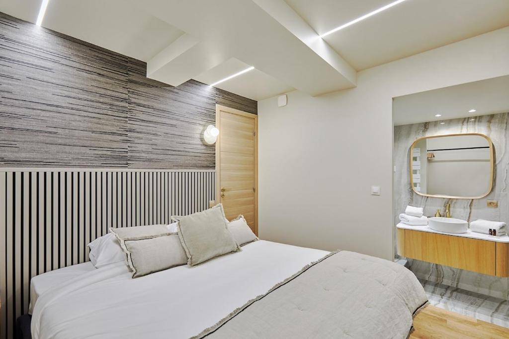 Apartment Le Marais place des Vosges by Studio prestige - 4