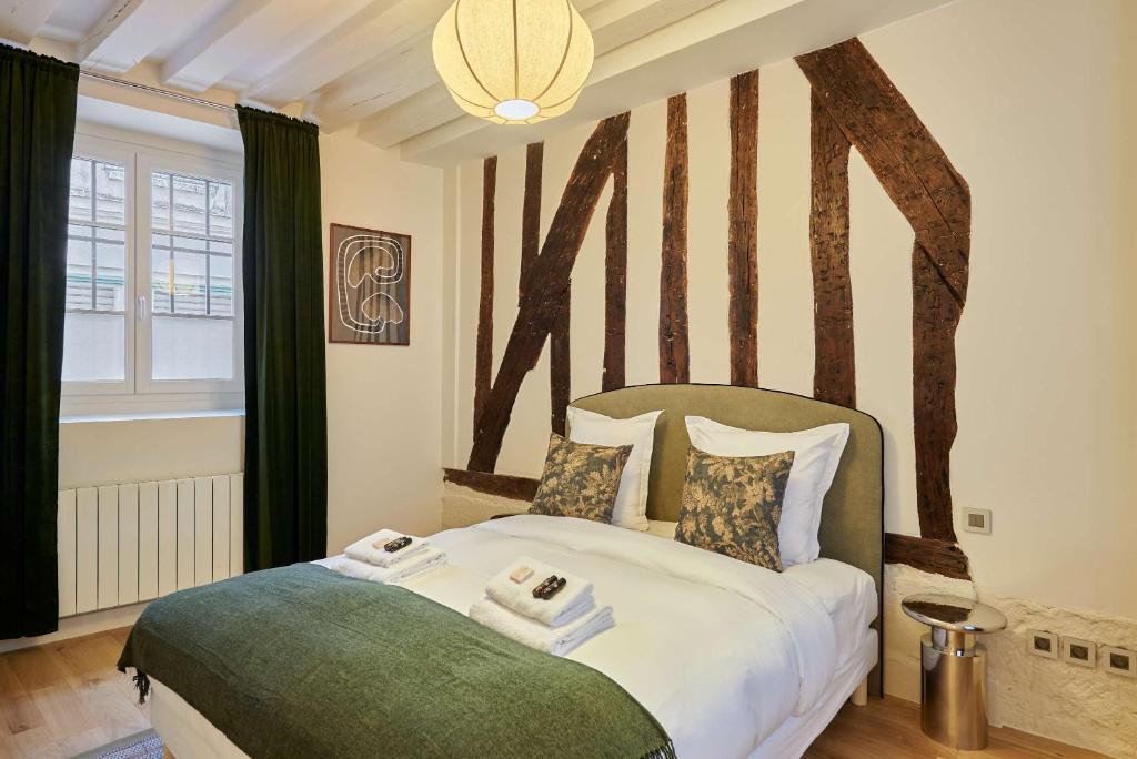 Sublim new triplex on Place des Vosges - 5