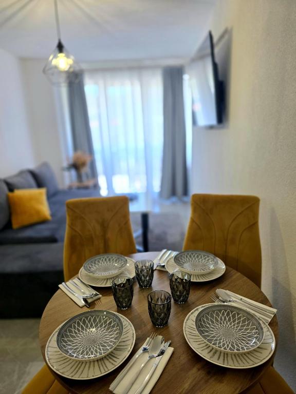 La Luna Apartments - 1