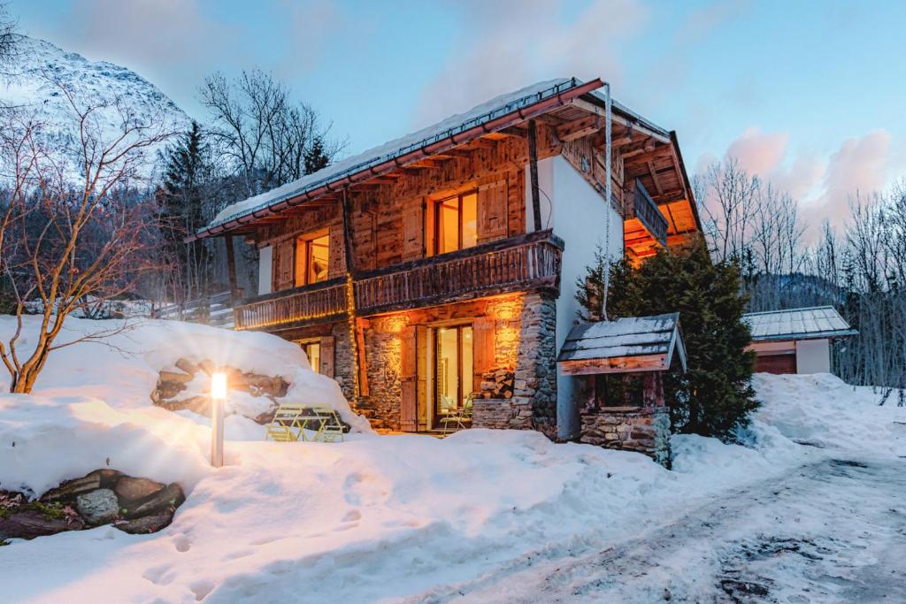 Chalet Fleur de Lys - Chalet 4BR Wood Stove , Home Cinema , Parental Suite - By Cozee Rentals - 1
