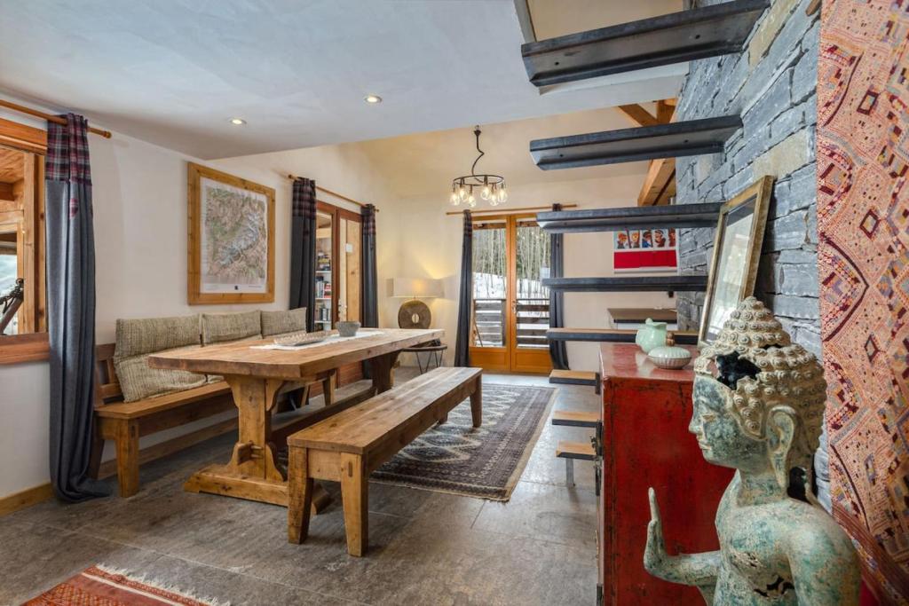 Chalet Fleur de Lys - Chalet 4BR Wood Stove , Home Cinema , Parental Suite - By Cozee Rentals - 5