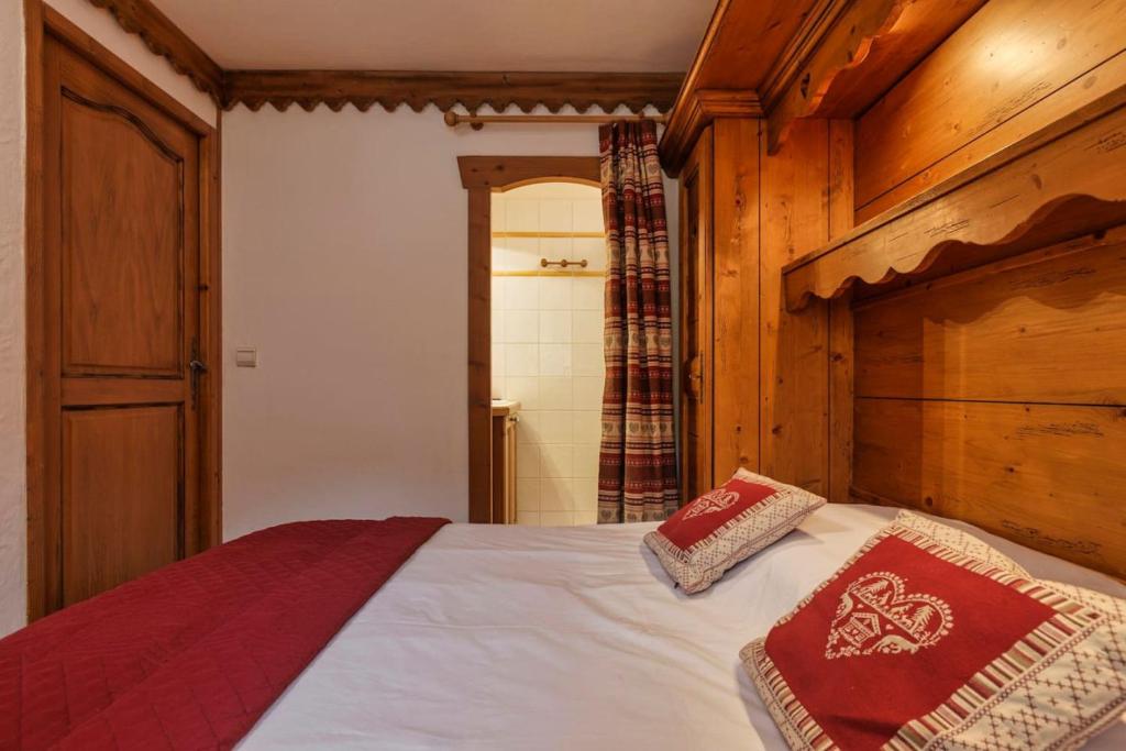 Grepon -City Center - Free Swimming pool, Sauna, Gym - Free Parking - By Cozee Rentals - 3