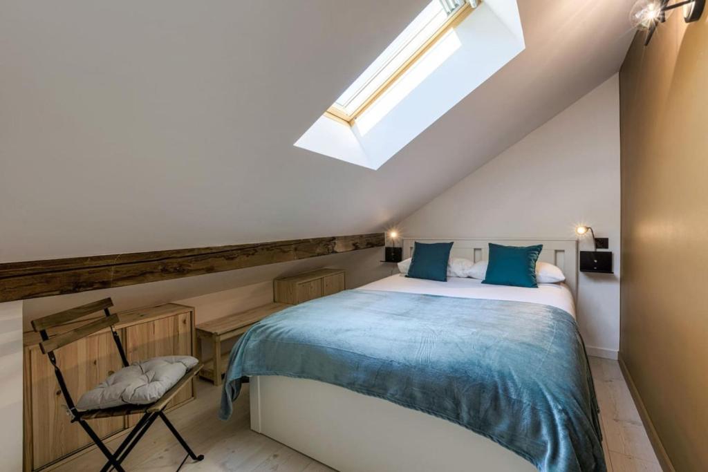 Epicea - Chic 2BR in city center, next to Train Station - By Cozee Rentals - 4