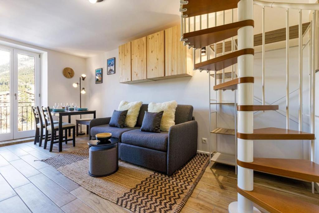 Epicea - Chic 2BR in city center, next to Train Station - By Cozee Rentals - 3