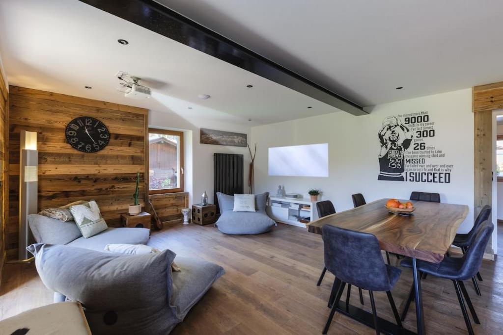 Chalet Benoit - Modern Chalet 8 Pax Free Parking Mountain View - By Cozee Rentals - 2
