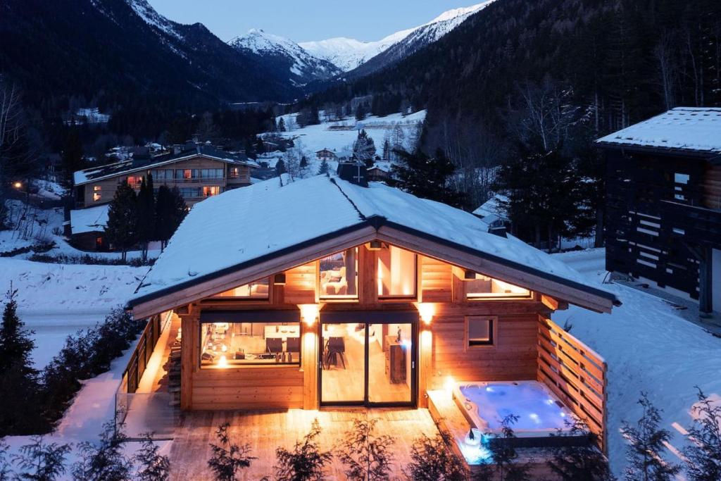Chalet Seven Summits - Pool - Sauna - Jacuzzi - By Cozee Rentals - 3