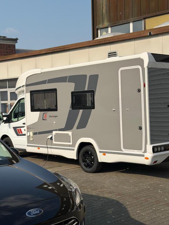 Oktoberfest Camper München mit Starlink und Smart TV - 2