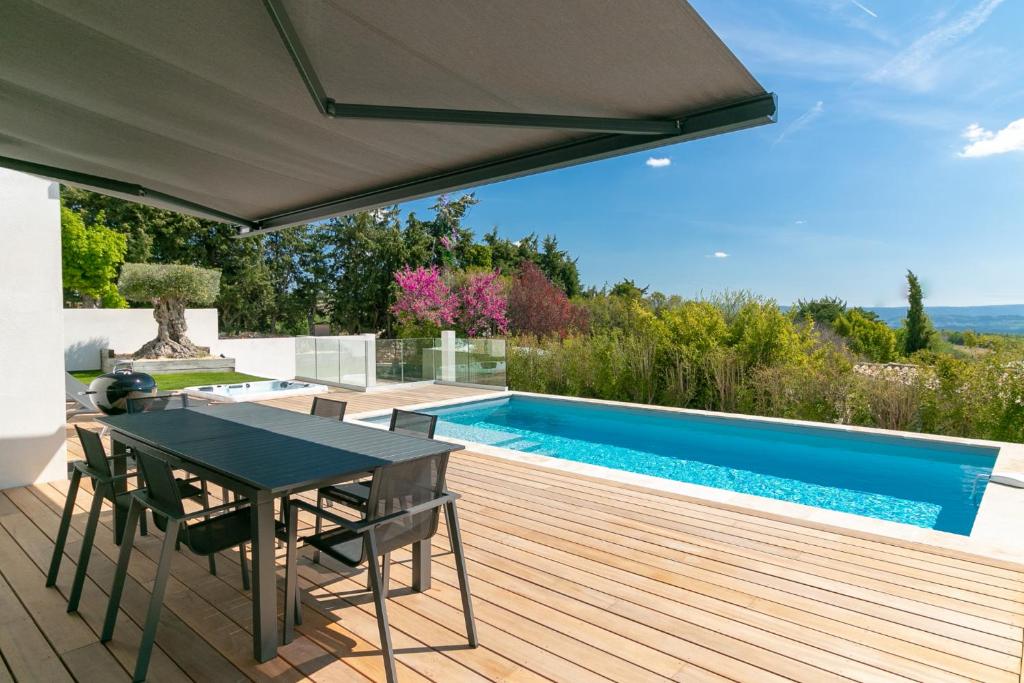 La Contemporaine - Piscine & Spa - Bersy Luxury - 2