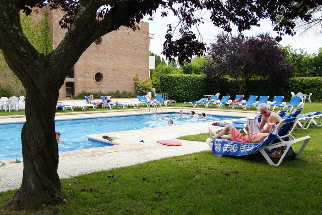 Hotel Ancora — Swimming pool in Palamos, Catalonia