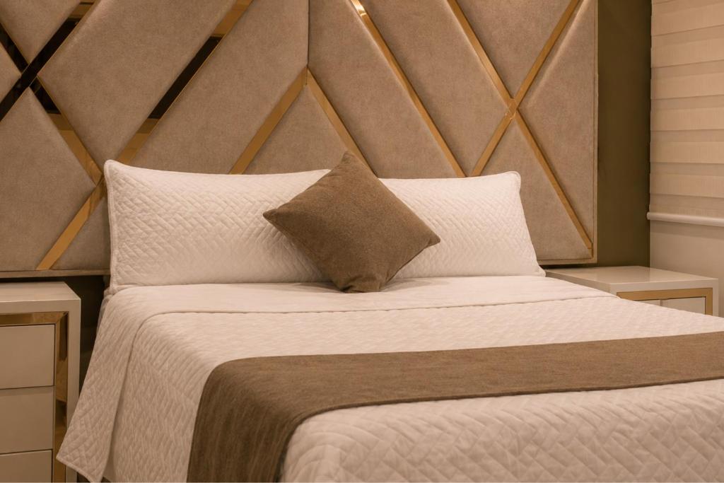 Hotel Álamos Suite - 1