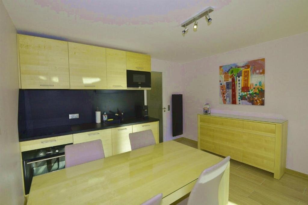 Beau studio 36 m2 pour 4 personnes - refait à neuf - centre station - 2