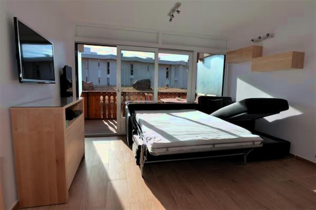 Beau studio 36 m2 pour 4 personnes - refait à neuf - centre station - 4