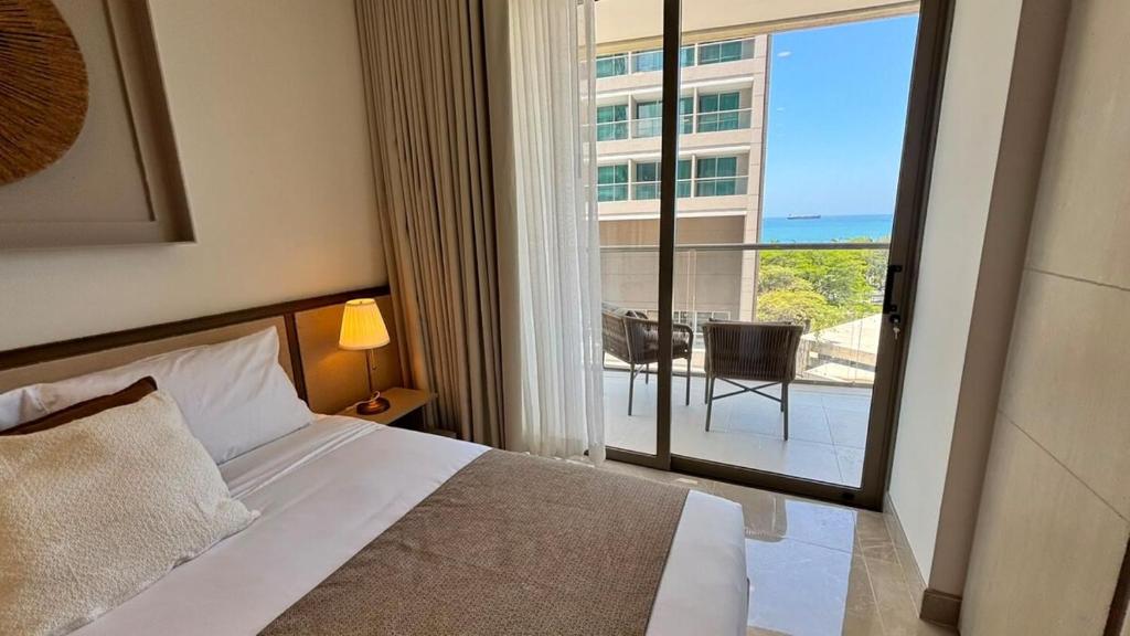 Apartamento Con Balcón y Vista Lateral Al Mar - 5