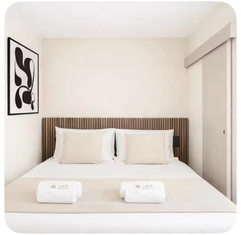 Chic Apartment in Passy Steps from the Seine & Trocadero - 3