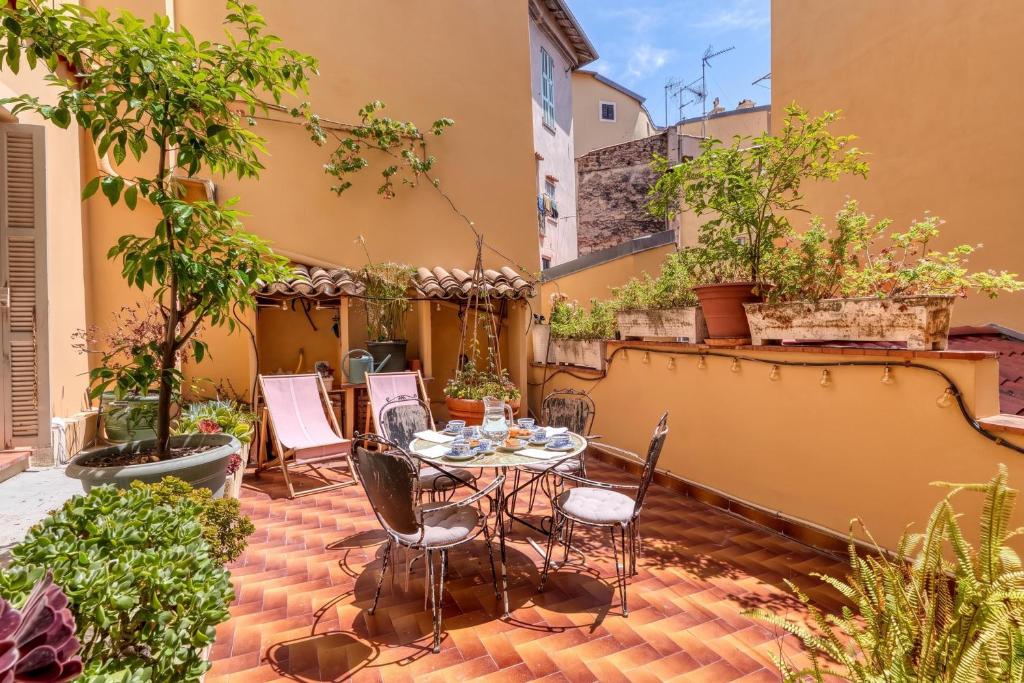 Grand Green Terrace Apartment - Happy Rentals - 3