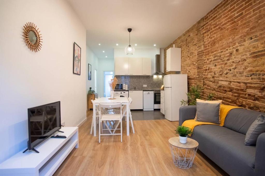 2sic1033 Bright flat near Sagrada Familia - 1