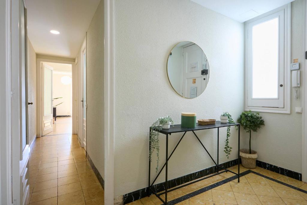63par1016 Large and bright apartment in Paralel - 2