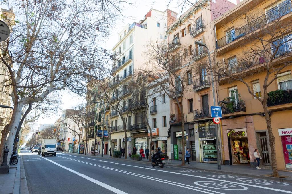 11CRC1037 Newly decorated Flat near Sants Station - 3