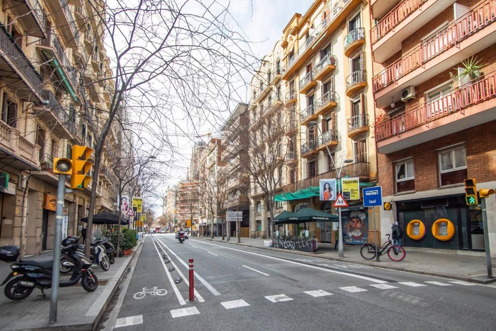 24mal1073-Marvellous 2BR flat near Sagrada Familia - 4