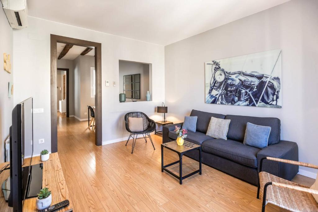 44MAL1084- Bright 2BR apartment - 1