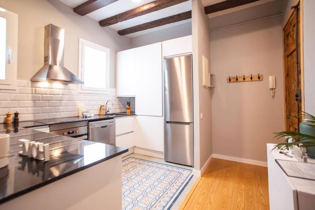 44MAL1084- Bright 2BR apartment - 2