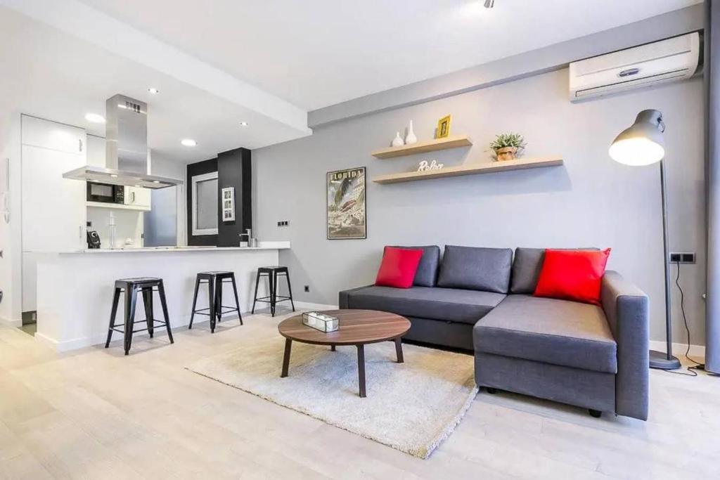 51SAM1021 - Modern apartment near Montjuic - 2