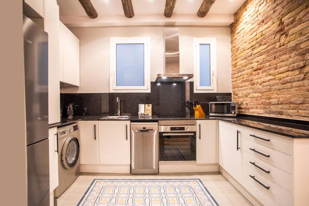 P3MAL1076- Beautiful 2BR newly refurbished - 4