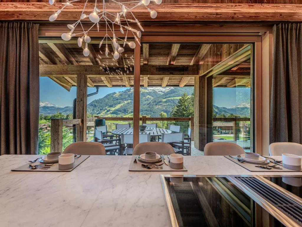 Comfortable 6 bedrooms with breathtaking view - 2