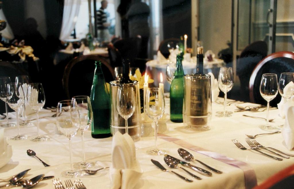 Hotel Rosina — Restaurant & bars in Makarska, Split-Dalmatia