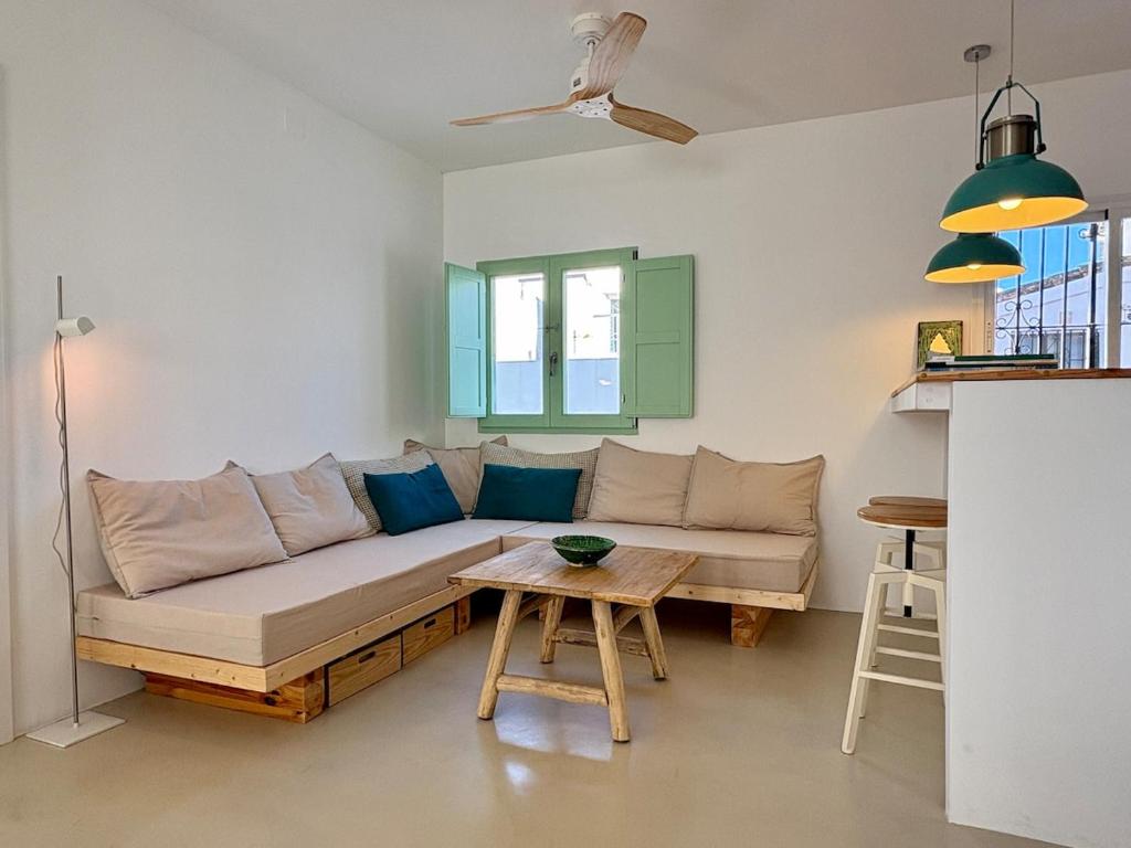 La Palmera Vejer Charming Old Town Apartment - 2