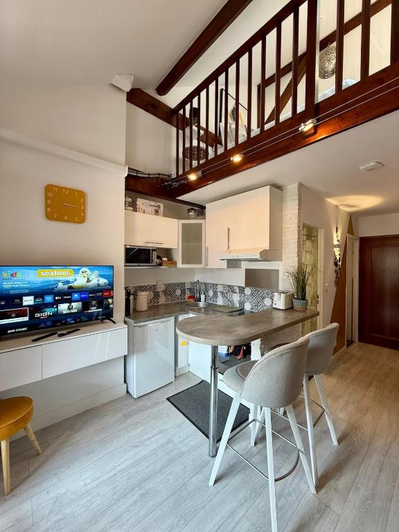 Le Duplex D'Hélène Cluses Centre Climatisé - 3